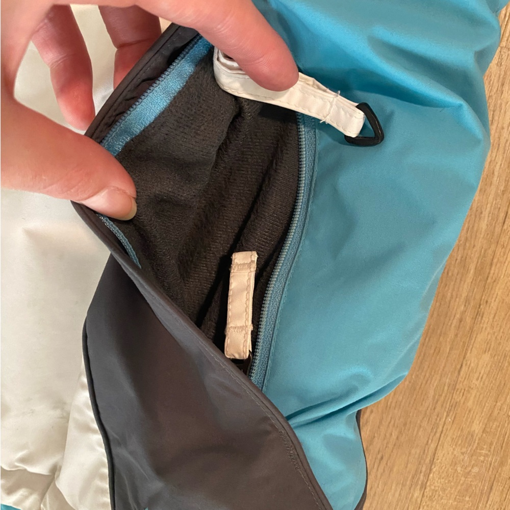 Columbia Women’s Waterproof Winter Coat | Medium - Picture 7 of 7